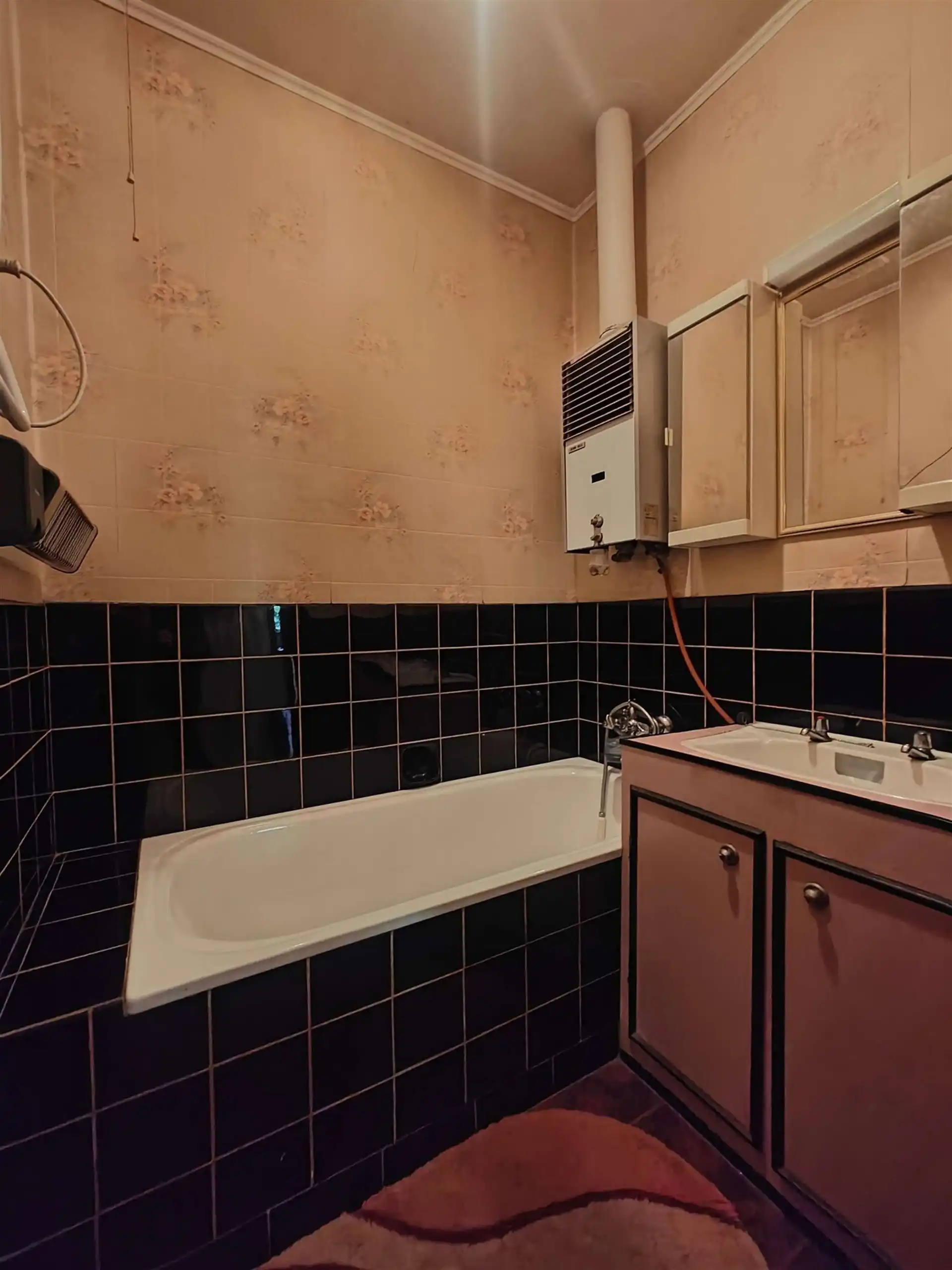 Te renoveren, vrijstaande woning in een gezellige woonwijk foto 10
