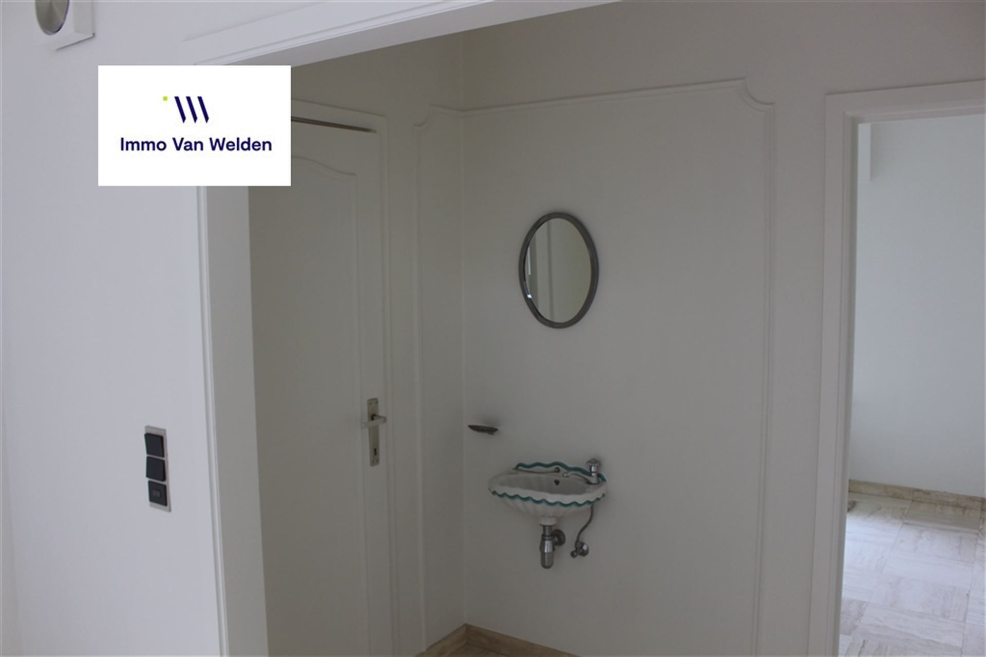 Rustig gelegen ruime woning met grote tuin foto 9