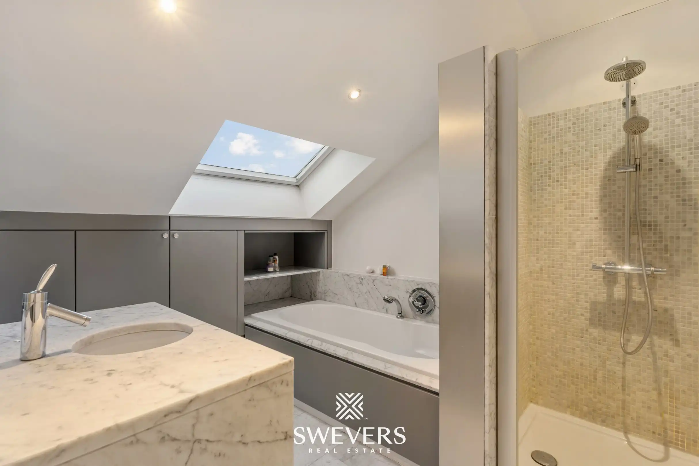 Ruime instapklare gezinswoning met zwembad en sauna in het hart van Bolderberg foto 22