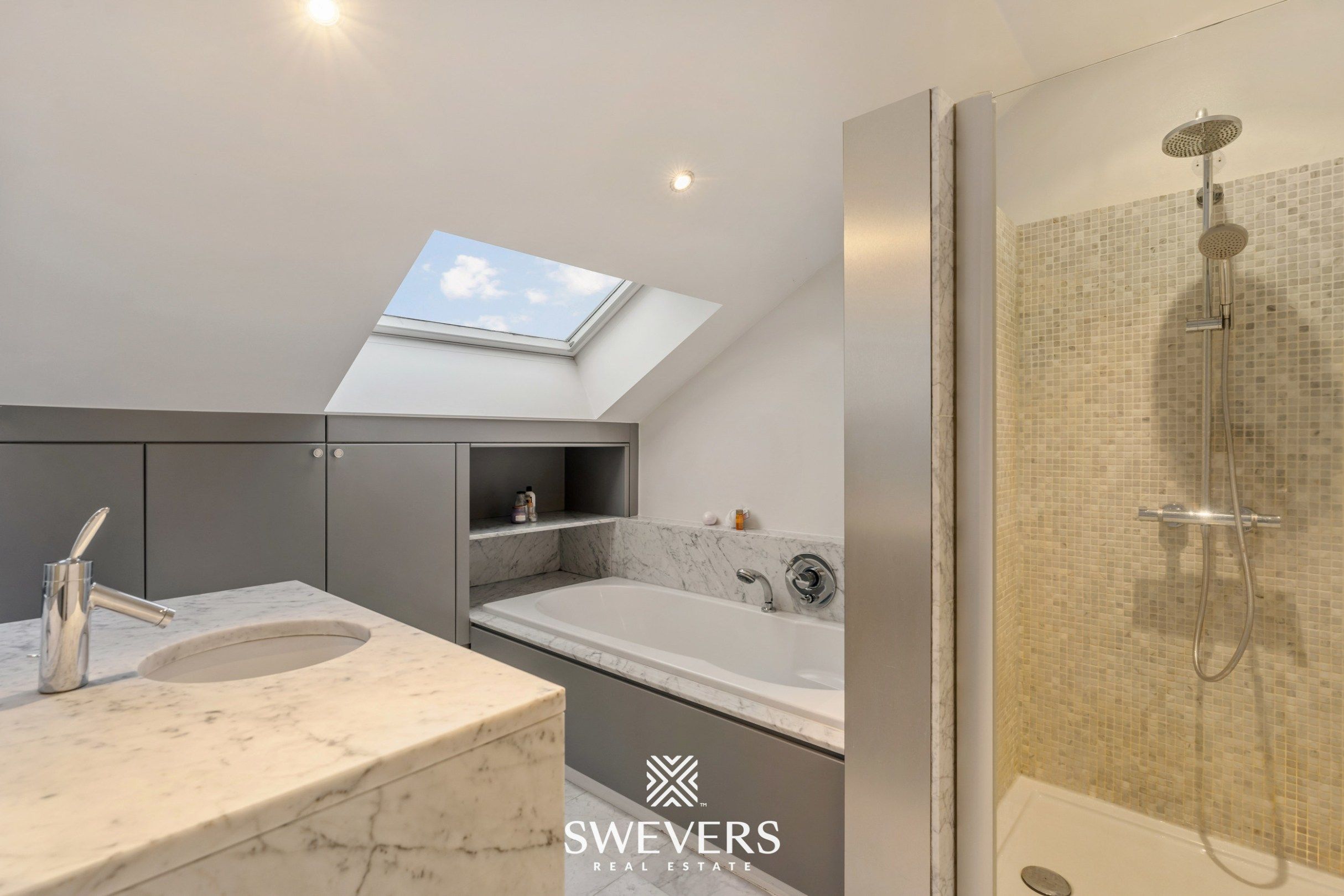 Ruime instapklare gezinswoning met zwembad en sauna in het hart van Bolderberg foto 22