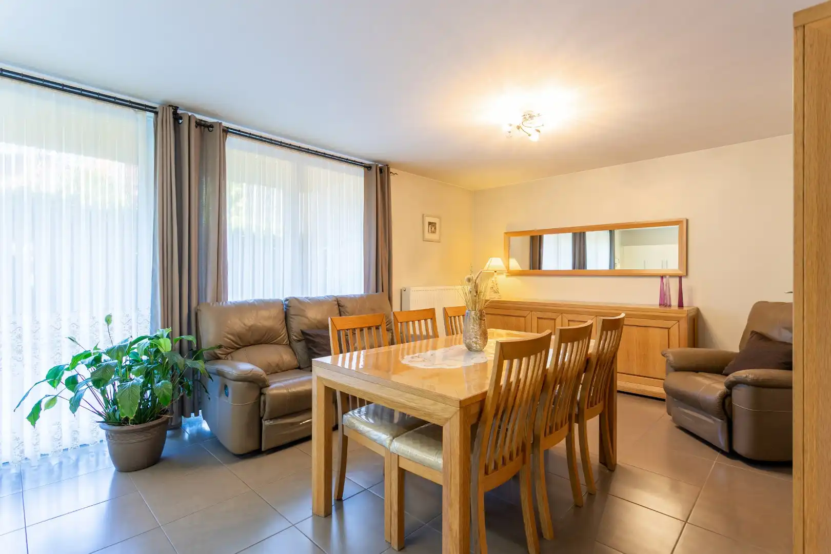 Appartement met 2 slpk, ruim terras en kelder foto {{pictureIndex}}