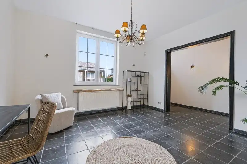 Karaktevolle eengezinswoning met garage en ruime tuin foto 5
