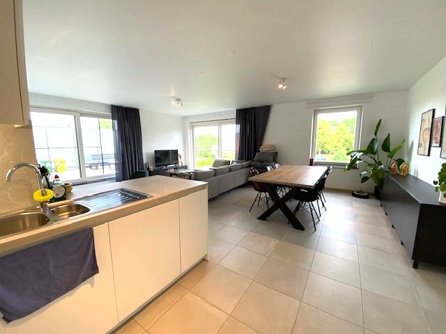 Instapklaar, opgeschilderd - éénslaapkamer appartement nabij Mol-centrum + autostaanplaats +groot terras foto 4