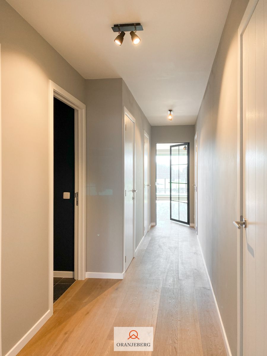 Luxe 2 slaapkamerappartement met 2 terrassen en privatieve tuin foto 14
