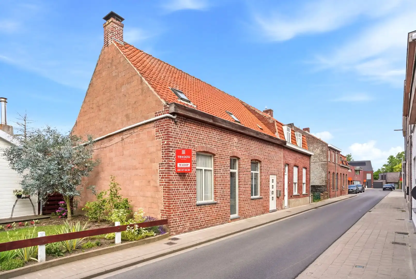Hoofdfoto van de publicatie: Instapklare woning met 4 slaapkamers te koop in het hartje van Poperinge! 