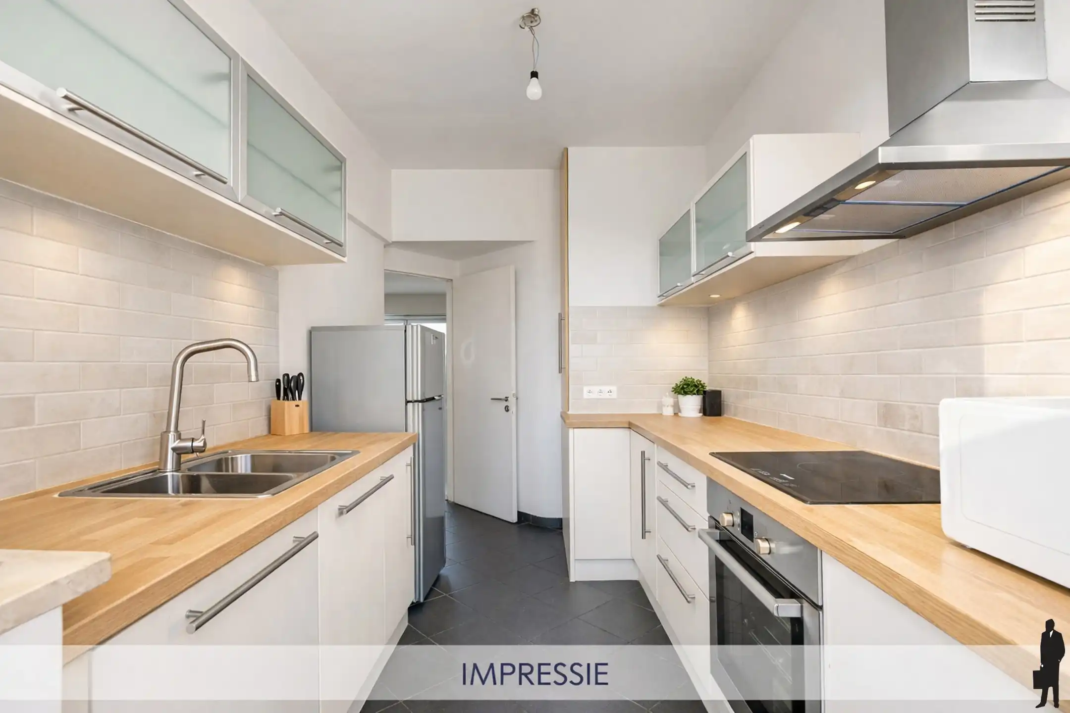 Multifunctionele woning met magazijn en showroom foto 17