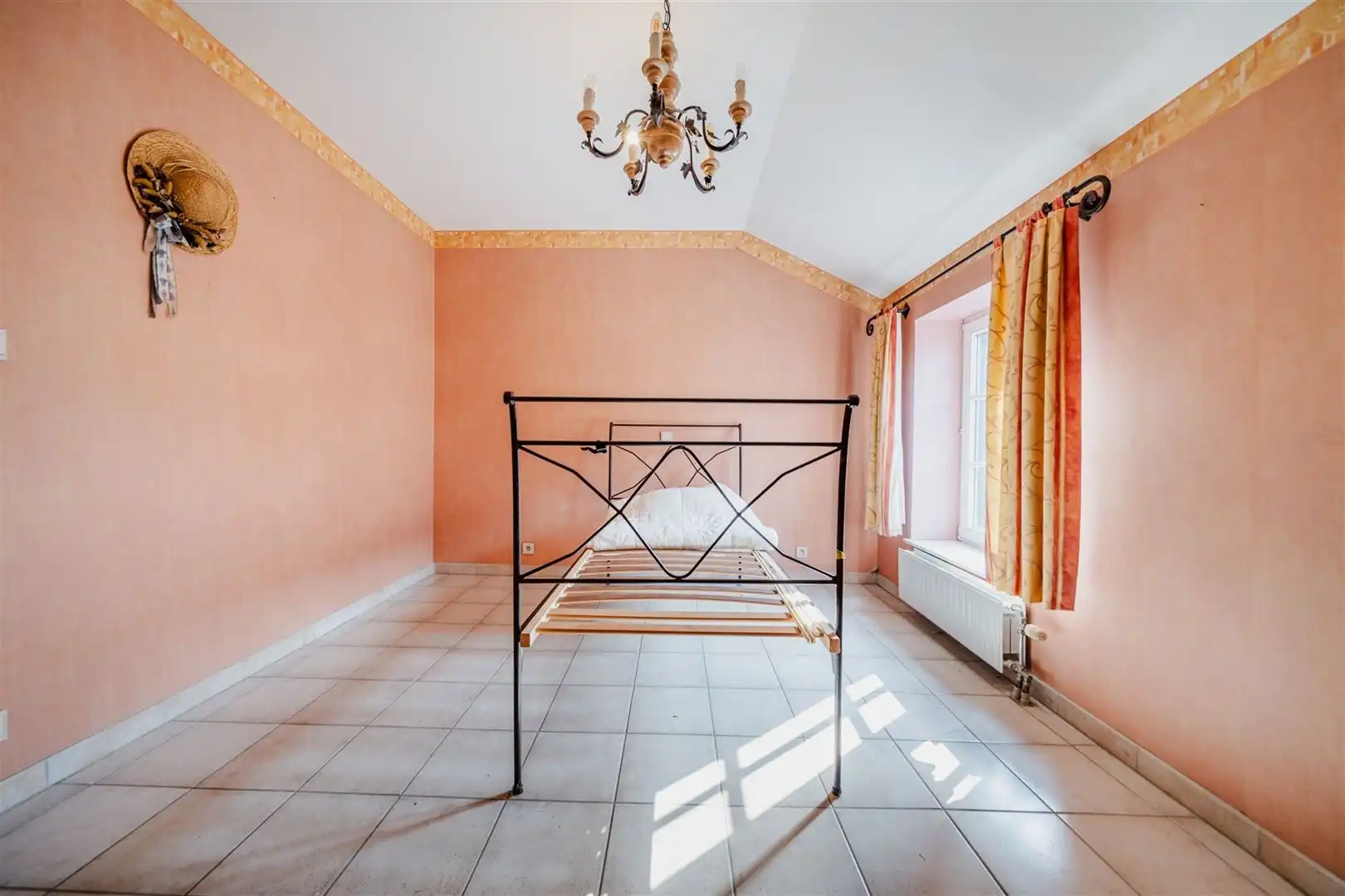 Handelscomplex met appartement in centrum Landen foto 16