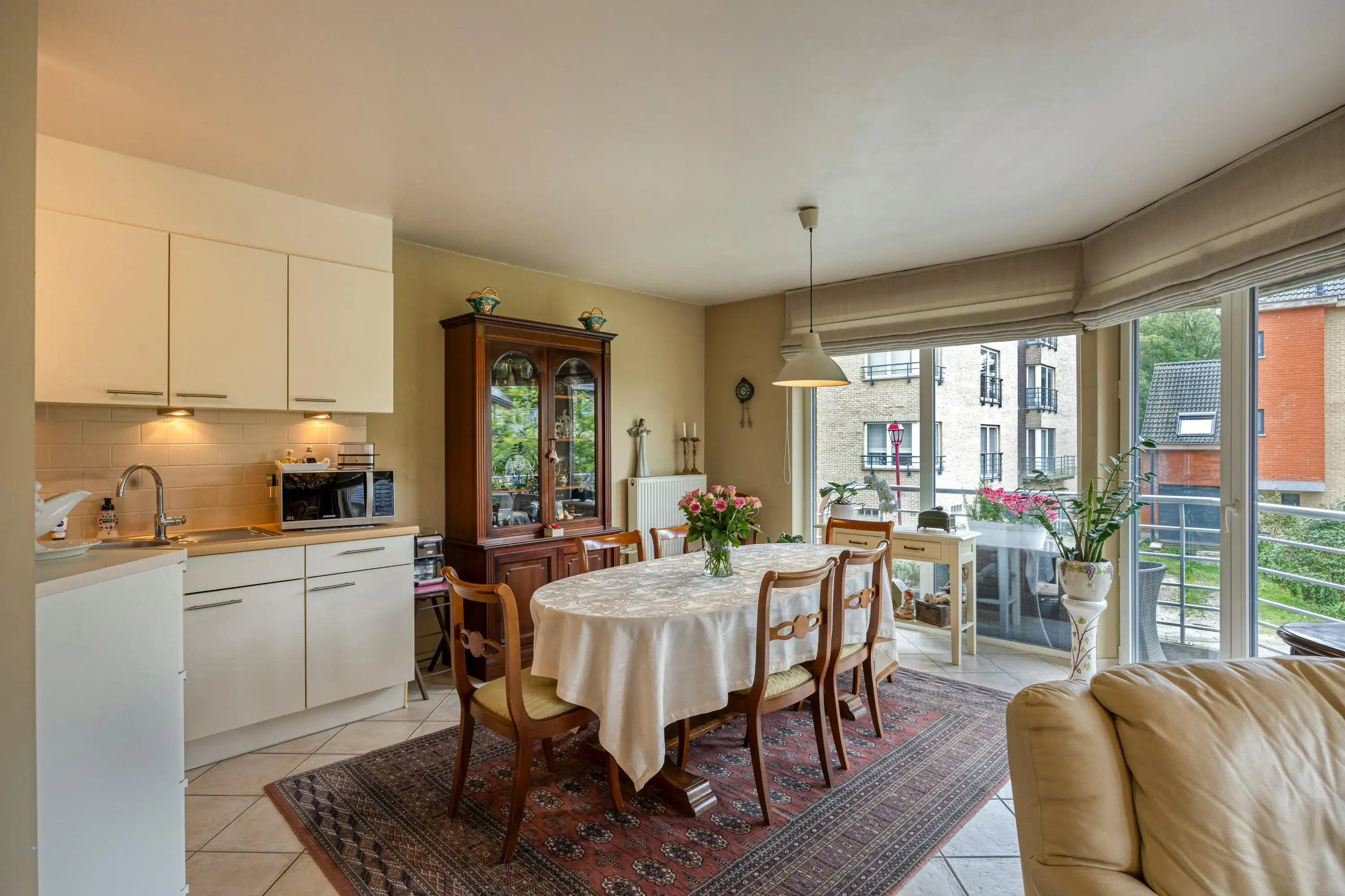 Lichtrijk appartement te koop in residentiële wijk te Jette foto 4
