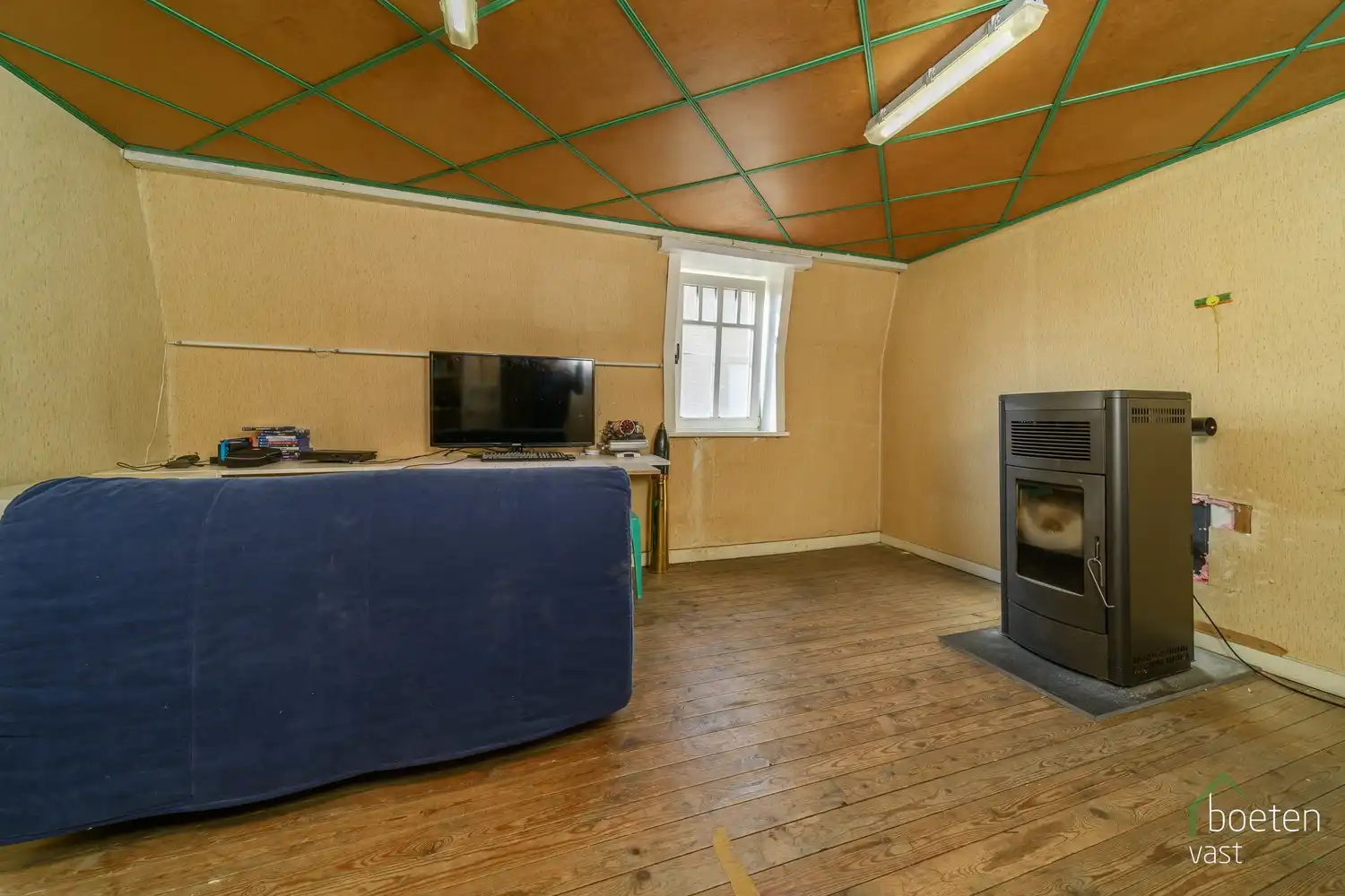 RENINGE: Gezellige dorpswoning met een gerenoveerd gelijkvloers, 3 slpks & zolder en tuin met open zicht op 376m² grondopp. foto 14