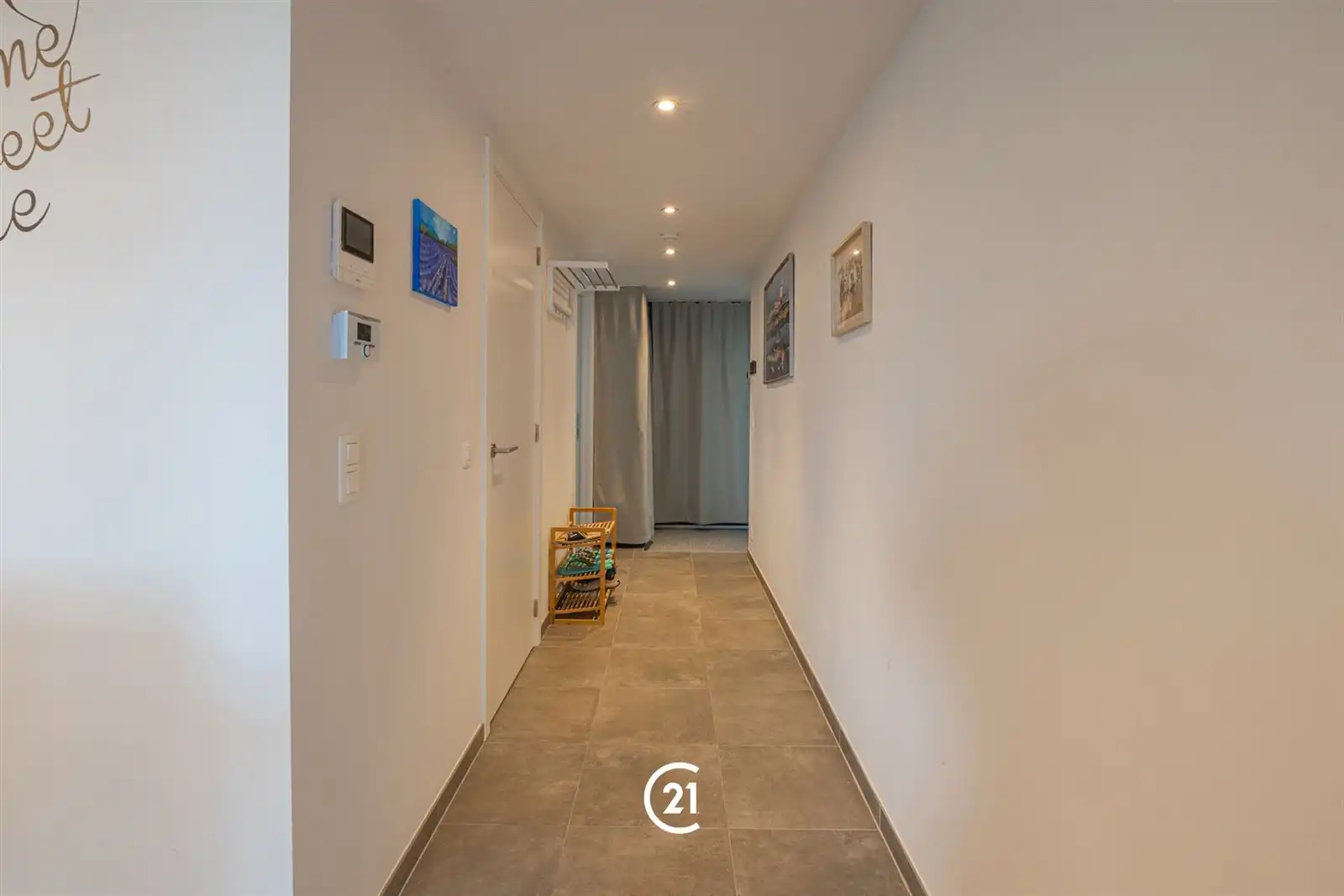 Modern 1-slaapkamerappartement met terras en parkeerplaats foto 6