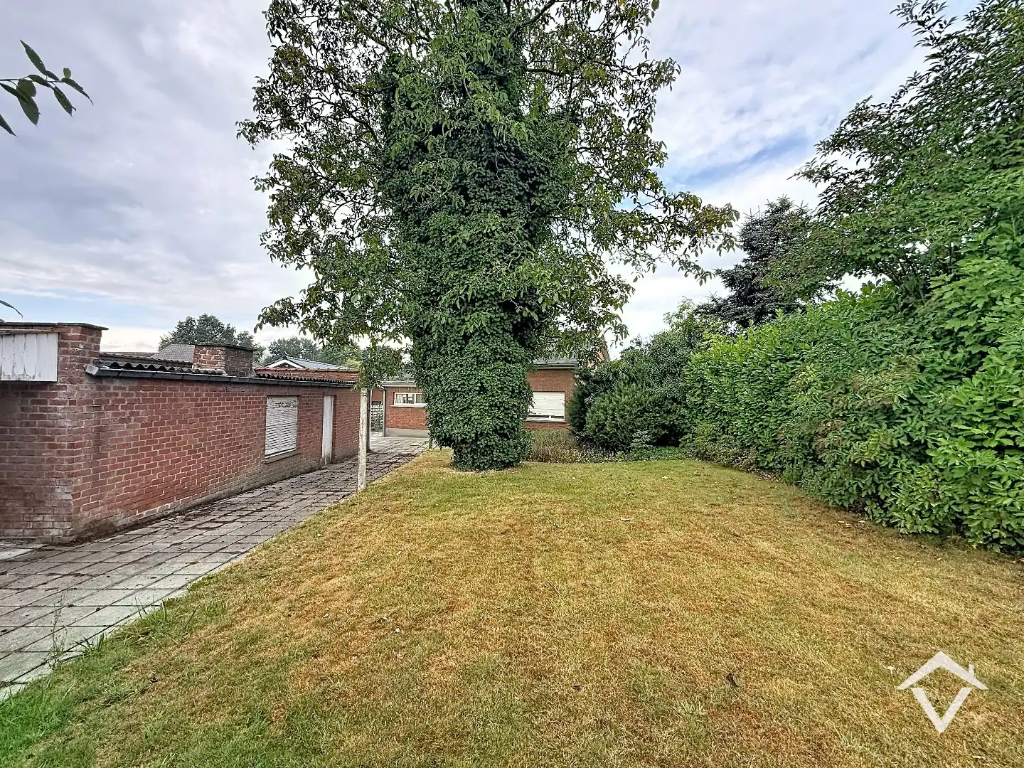 Gelijkvloerse woning met 3 slaapkamers, ruime garage en tuin op een gunstige ligging te Hooglede foto 26