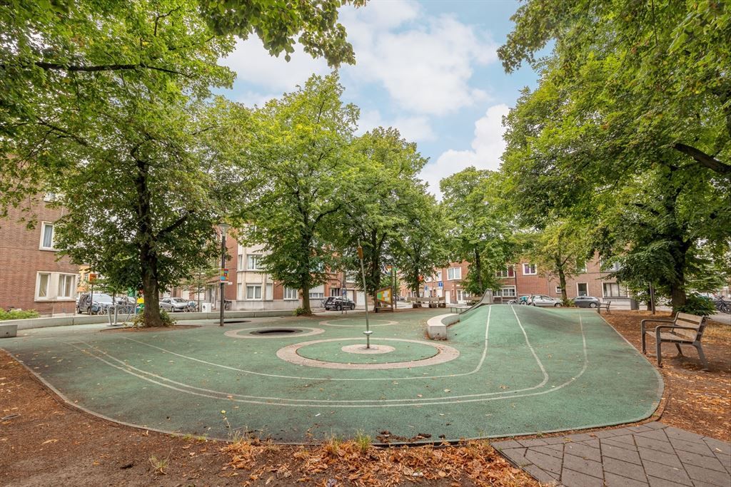 277m² aan woonoppervlakte + tuin, terras en garage foto 24