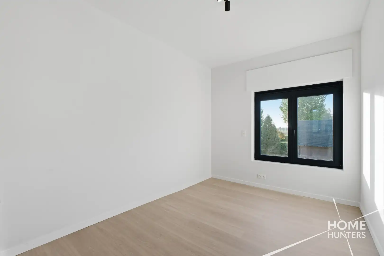 Volledig vernieuwde woning anno 2026 met 4 slaapkamers, prachtige tuin en garage foto 22