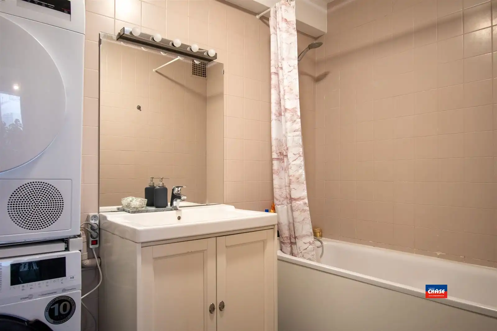 !!! VERKOCHT !!! Appartement met 2 slaapkamers, terras en P foto 11