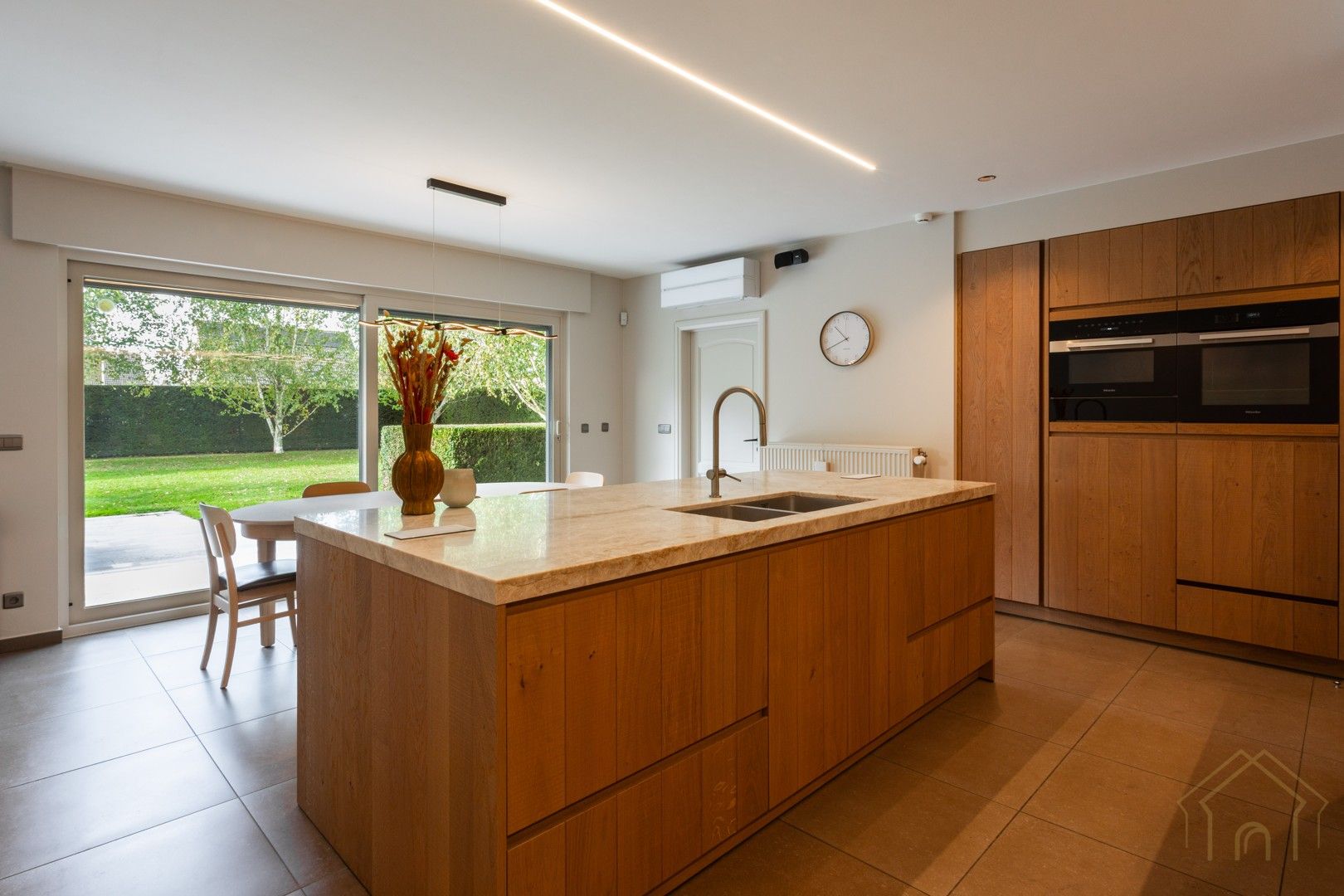 Ruime en energiezuinige villa met 5 slaapkamers in rustige buurt ‘De Posthoorn’ – Wevelgem foto 8