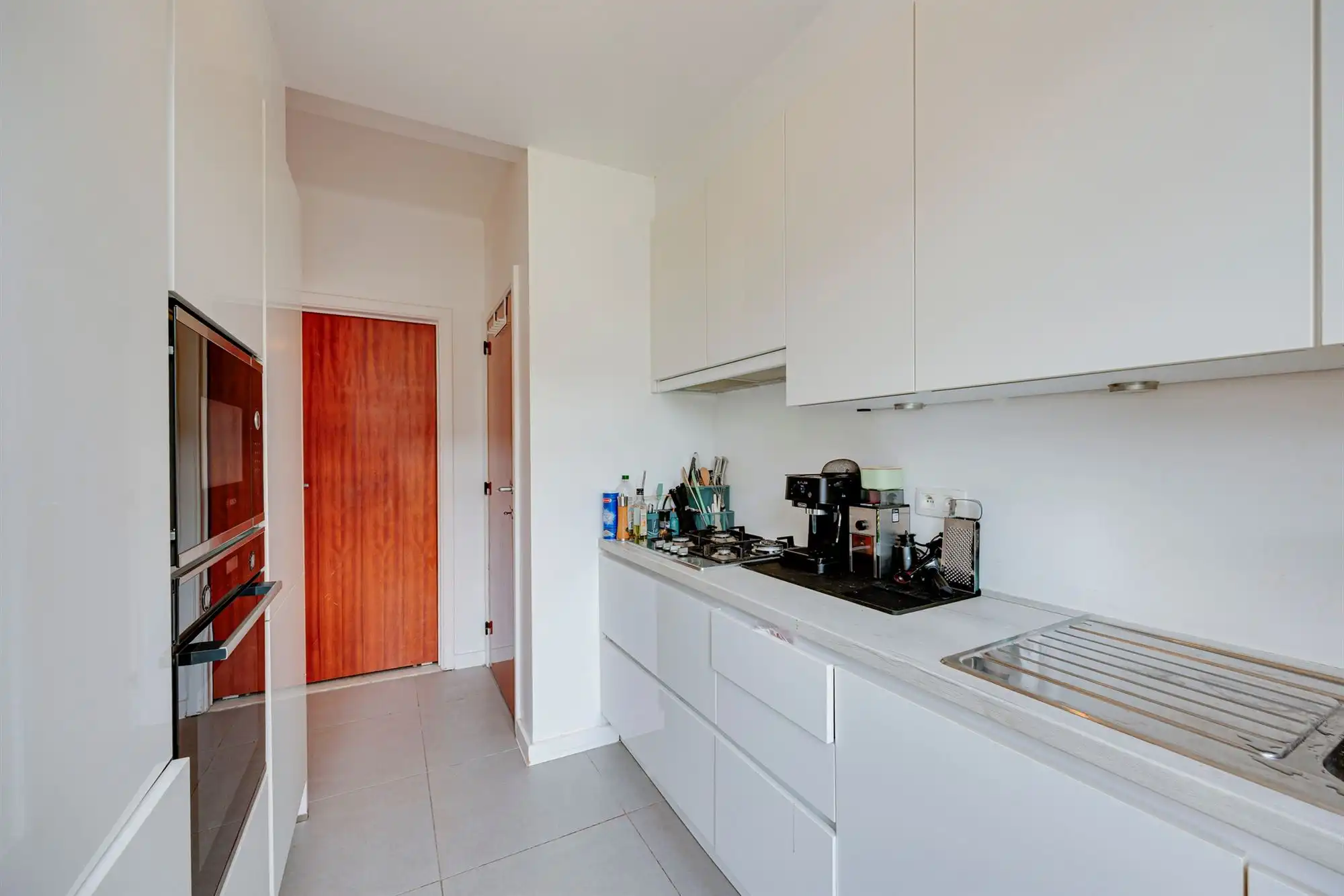 Instapklare woning met 4 (mog 5.) slaapkamers en tuin op rustige locatie!  foto 7
