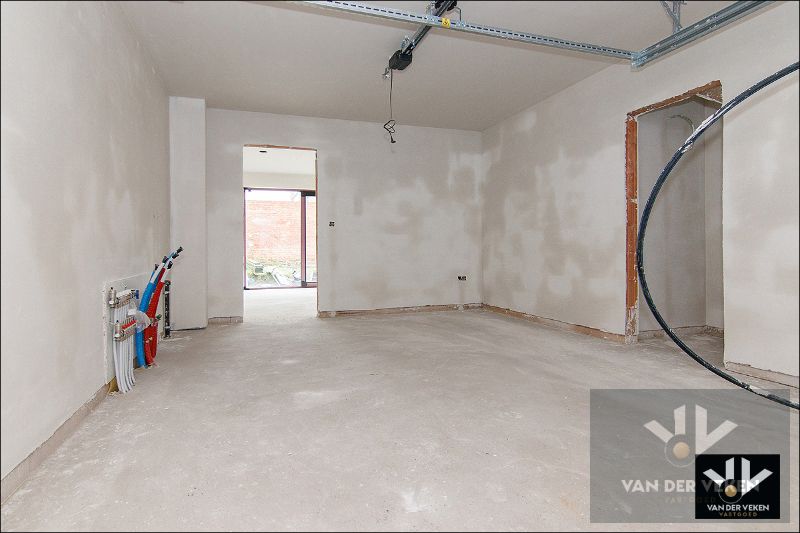 Volledig afgewerkte ruime, moderne nieuwbouwwoning met 3 ruime slaapkamers en een leefzolder (66 m²!) op een zeer goed bereikbare locatie te Tuilt (Kuringen) foto 12