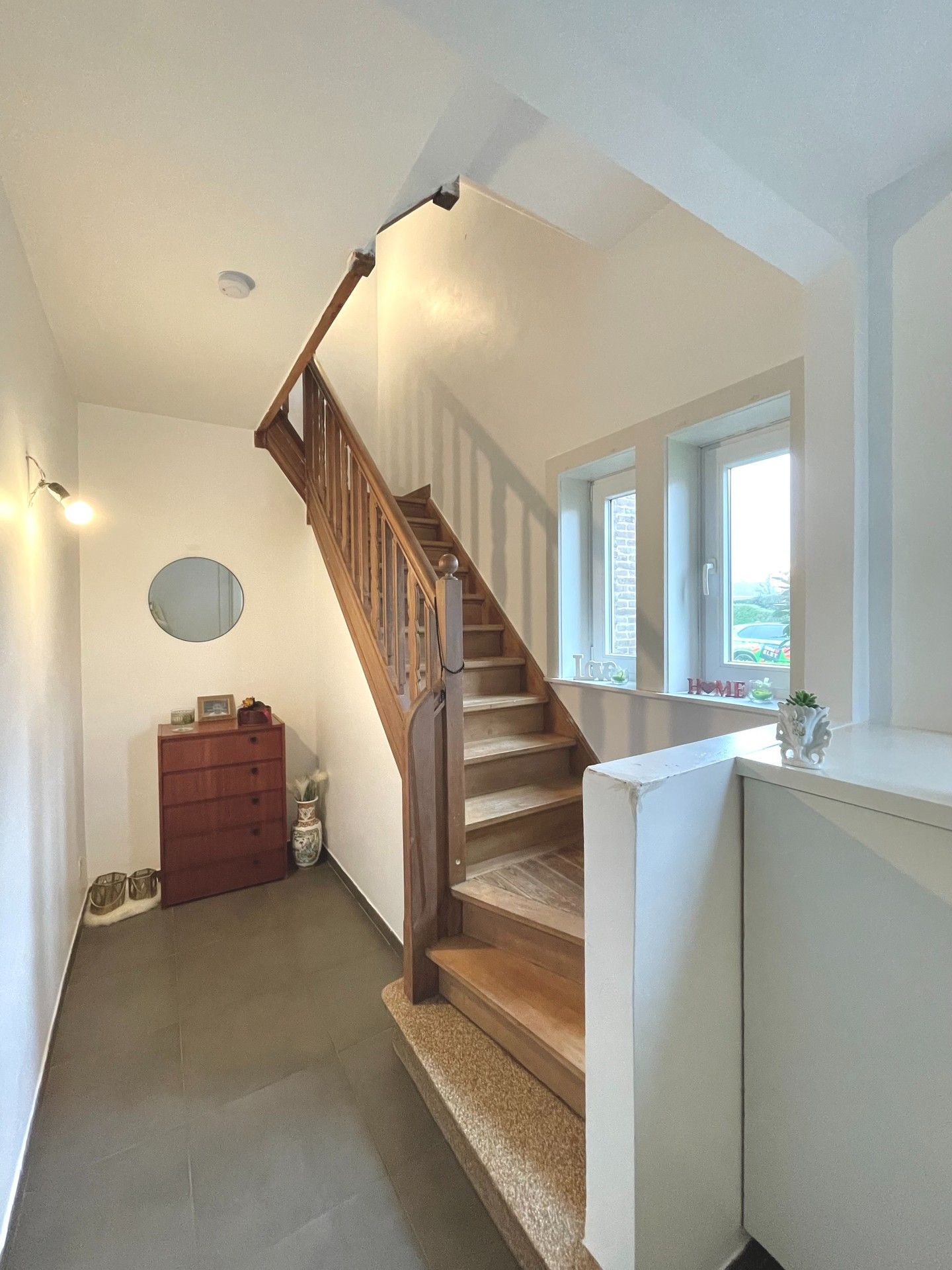 HALFOPEN WONING MET VEEL MOGELIJKHEDEN foto 4