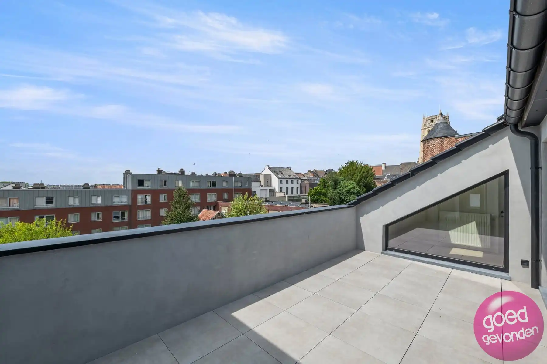 NIEUW APP - 1of2 SLK - TERRAS - KELDER - CENTRUM - GEEN BTW foto 9