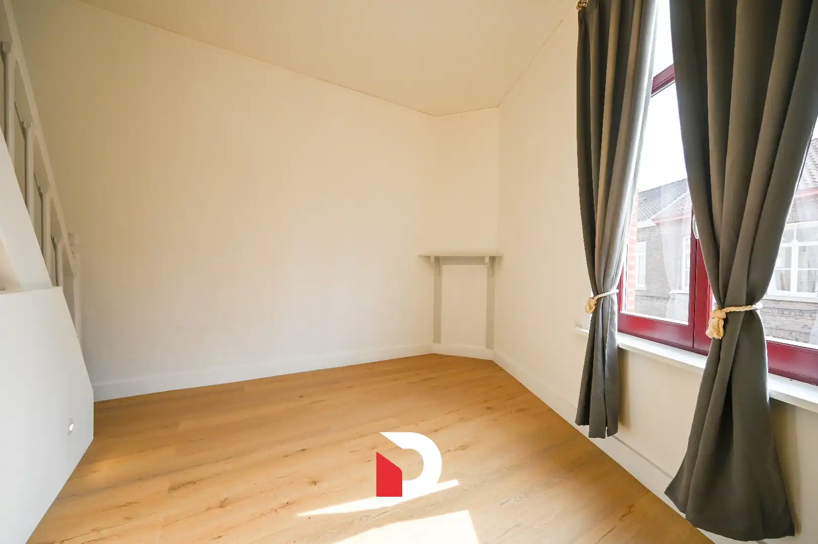 Bijzonder fraai gerenoveerde hoekwoning nabij de Coupure in hartje Brugge foto 22