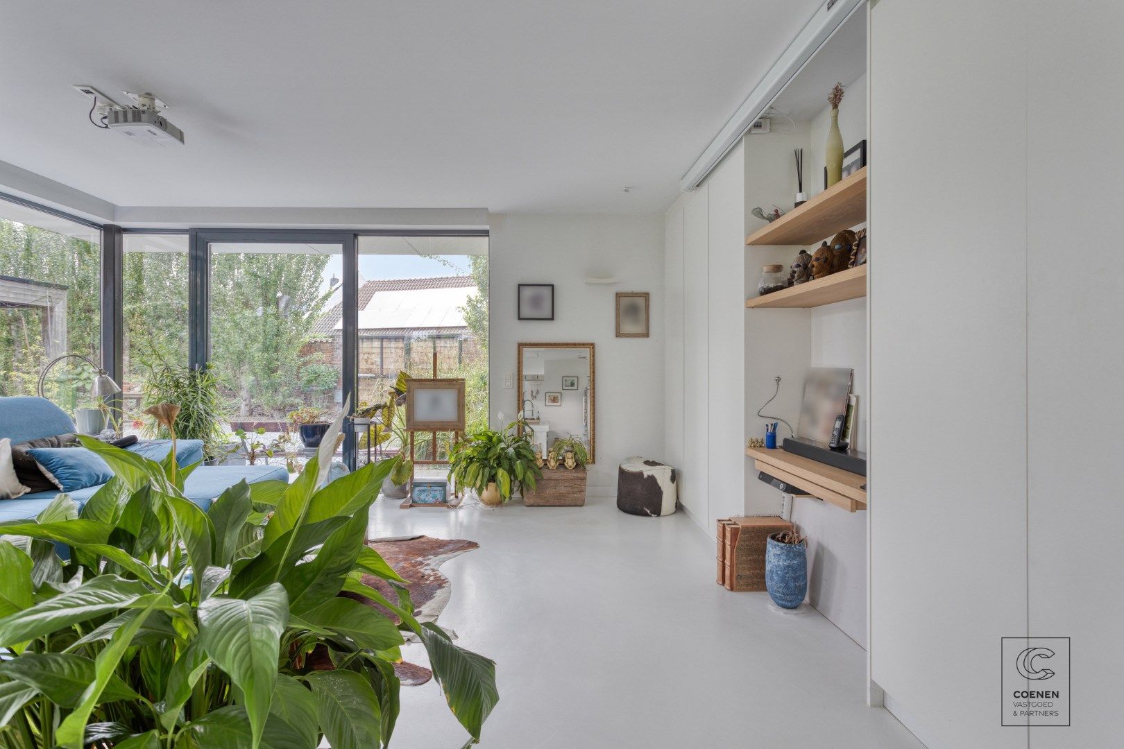 Prachtig, instapklare laagbouwwoning met 4 slaapkamer op een perceel van 995 m²! foto 2