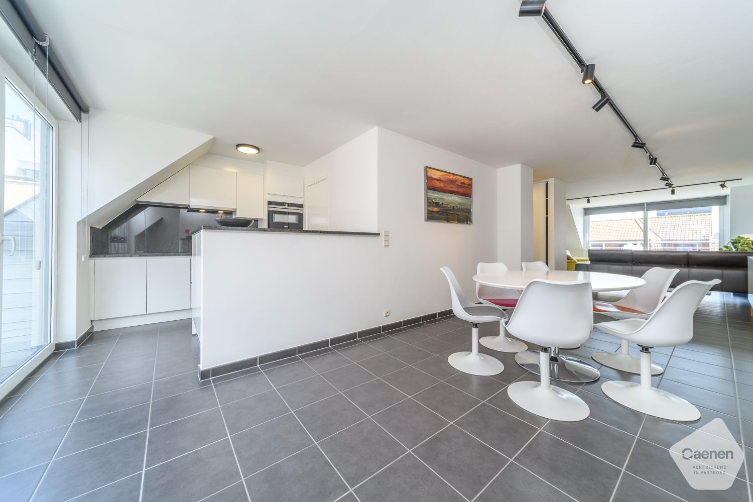 Prachtig gerenoveerd duplex dakappartement vlak bij de zeedijk foto 3