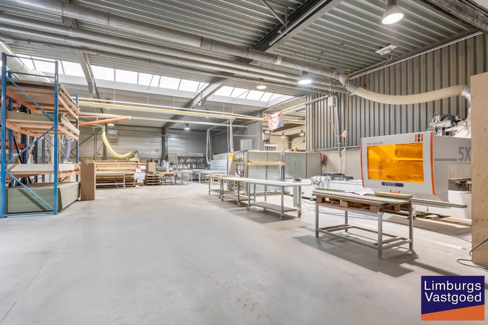 Industrieel gebouw,1.696m², met kantoren 120m² + appartement 120m², Genk-Zuid foto 8