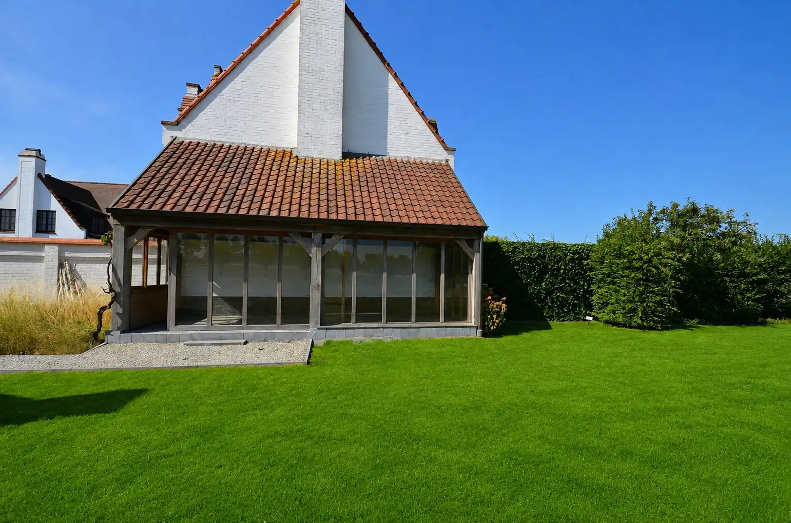 Tijdloze villa met uitzonderlijke vergezichten op een residentiële locatie. foto 40