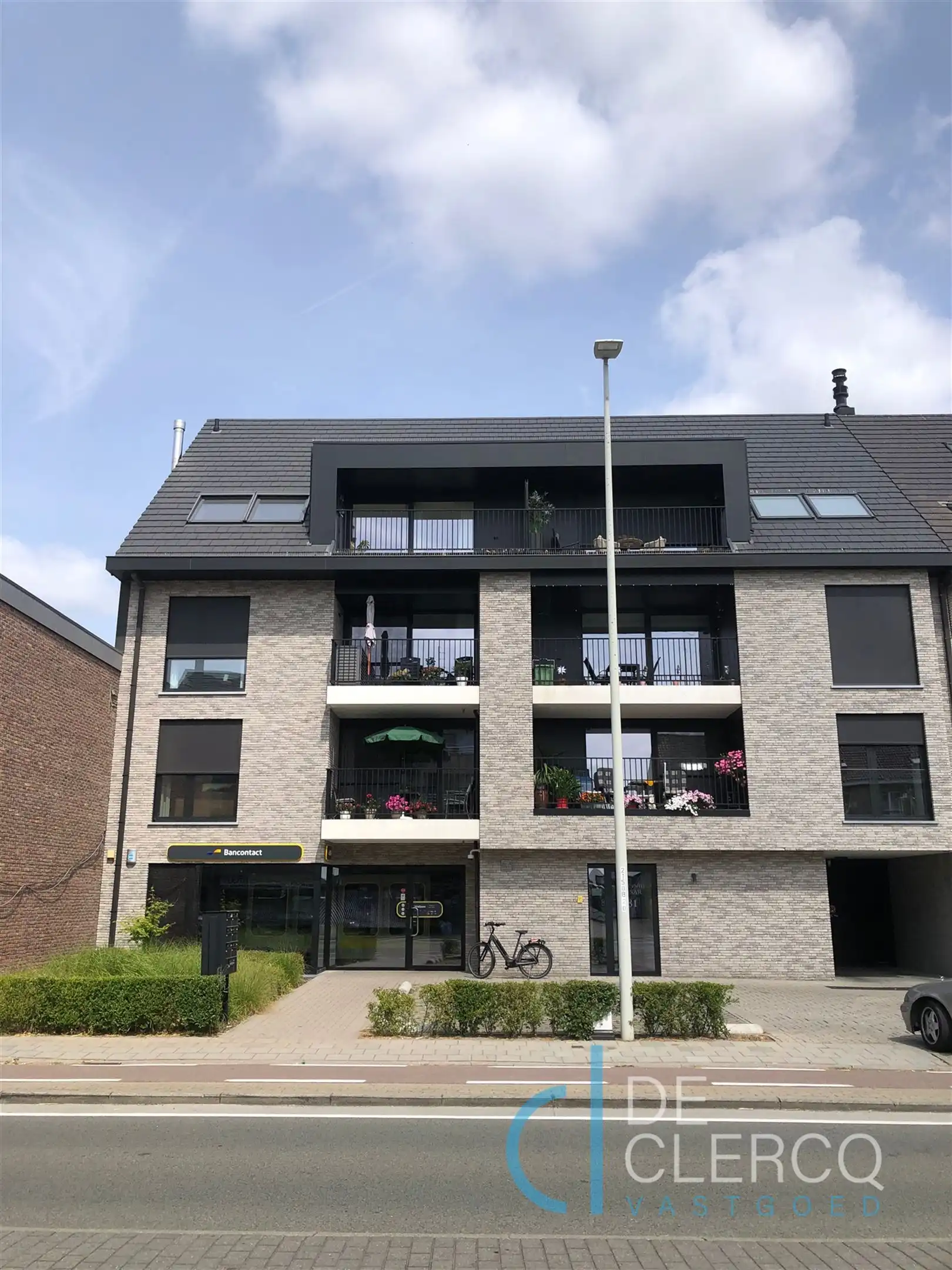 Overdekte staanplaatsen TE HUUR te Lochristi foto 3