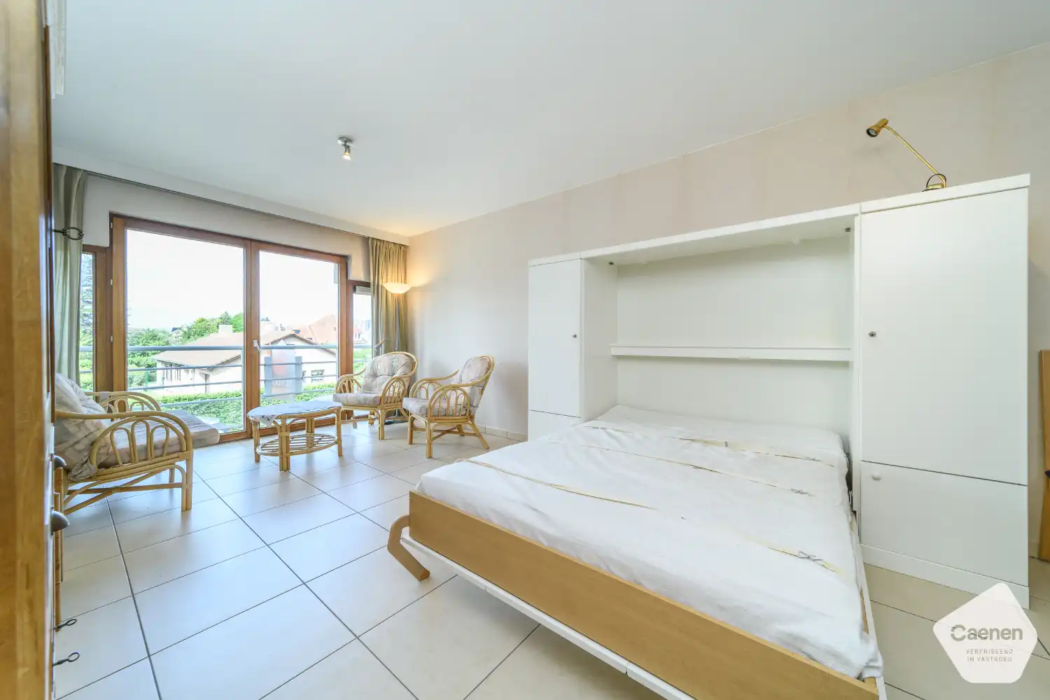 Zongerichte, recente studio met staanplaats en kelder in hartje Sint-Idesbald foto 11