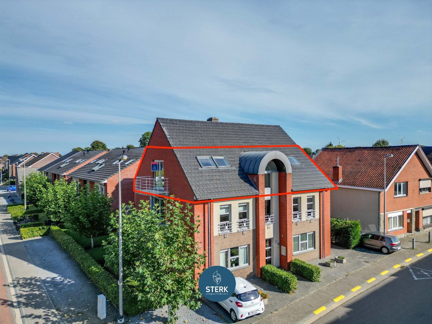 1-SLPK APPARTEMENT MET EPC LABEL B OP EEN GOEDE LOCATIE TE LANAKEN !  foto {{pictureIndex}}