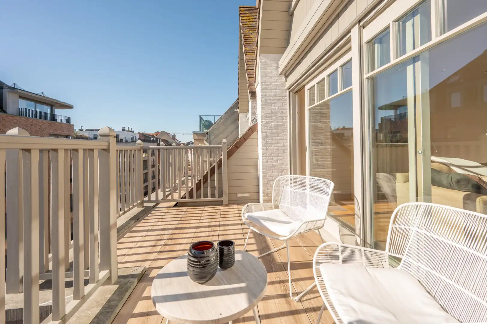 Duplexappartement met zonnige terrassen, 3 slk's en dubbele parking in de residentie  foto {{pictureIndex}}