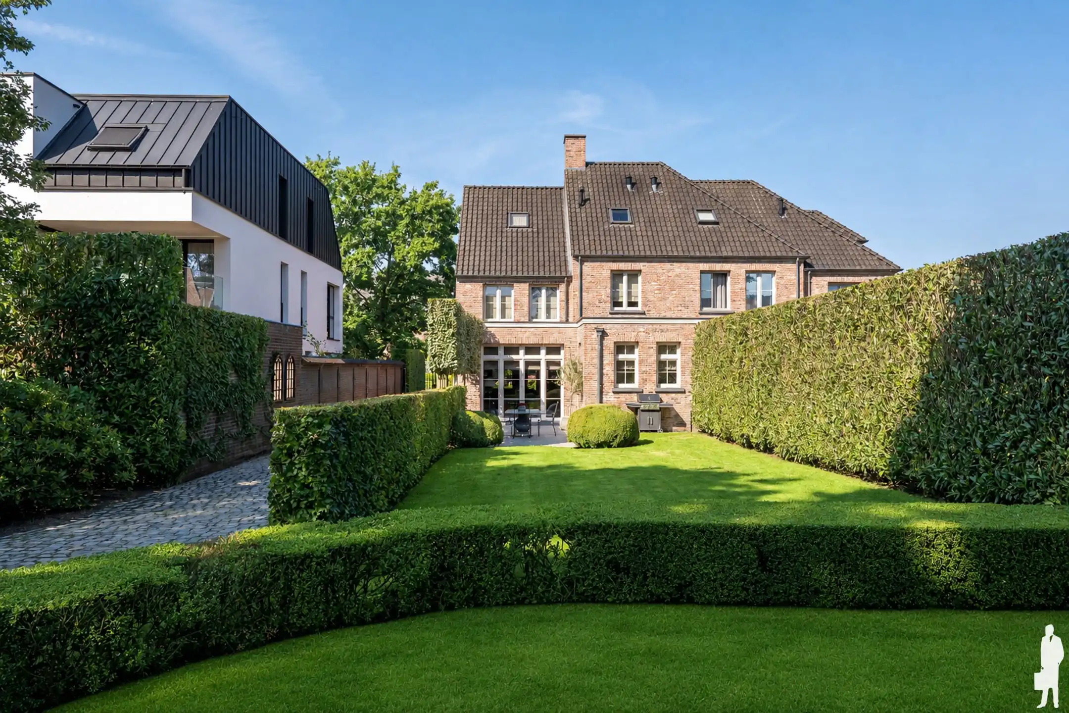 Landelijke, instapklare woning met 4 slpk., 2 bdk. en een prachtige tuin te Minderhout foto 3