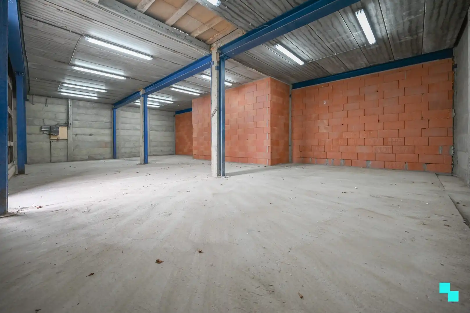 Loods van ca. 125 m² te Izegem foto 2