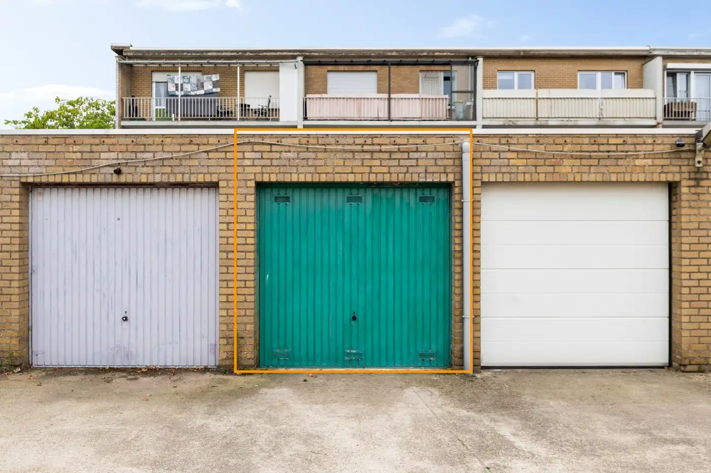 Instapklaar appartement met 2 slpk., balkon en garagebox foto 18