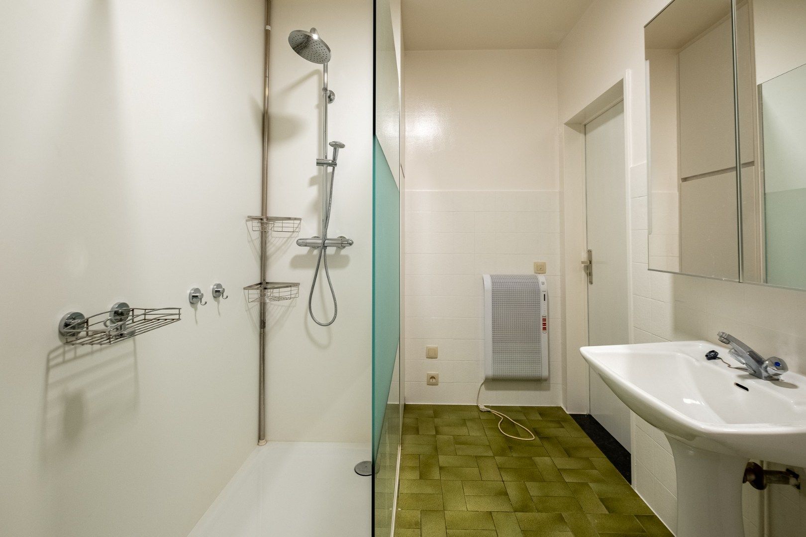 Ruim 3-slaapkamer appartement (95 m²) op de 1ste verdieping met lift aan centrum Beveren!  foto 15