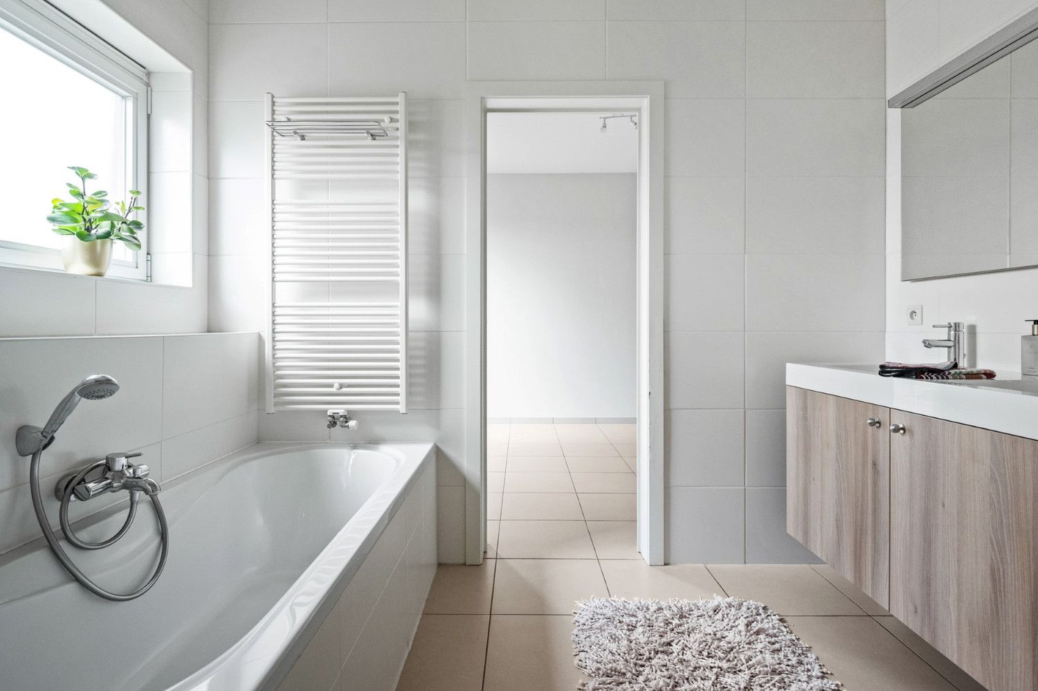 RUIM APP. IN PARKDOMEIN MET 3 SLK, 2 BADK. EN TERRAS! foto 13