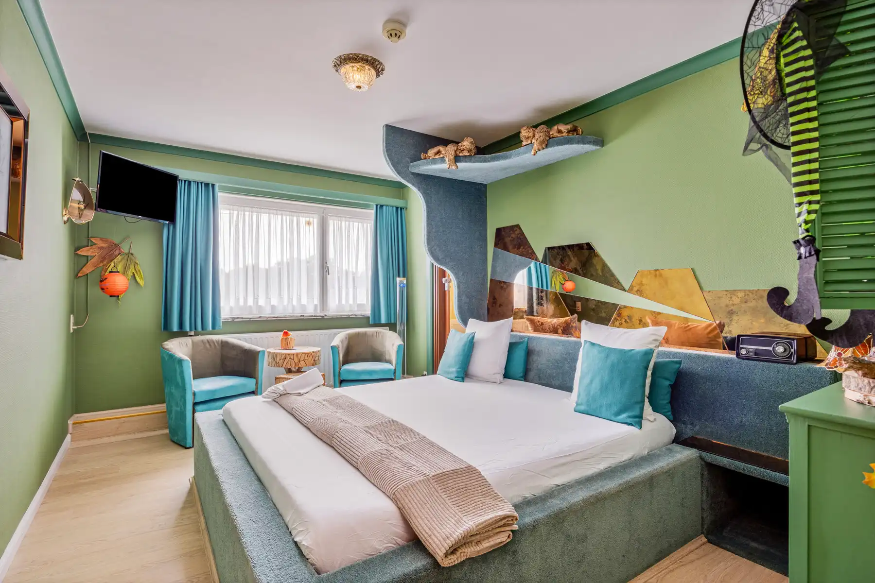 WONING MET 9 KAMERS en 9 BADKAMERS foto 28