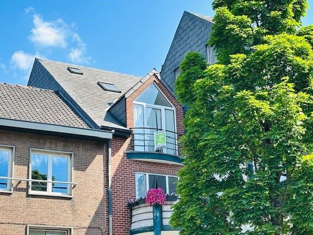 Praktische duplex te Genk centrum foto {{pictureIndex}}