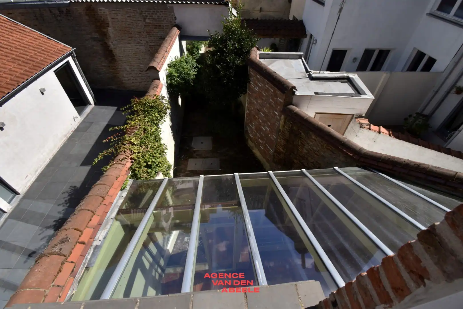 Klassevolle woning met 3 slaapkamers en tuin te Brugge  foto 21