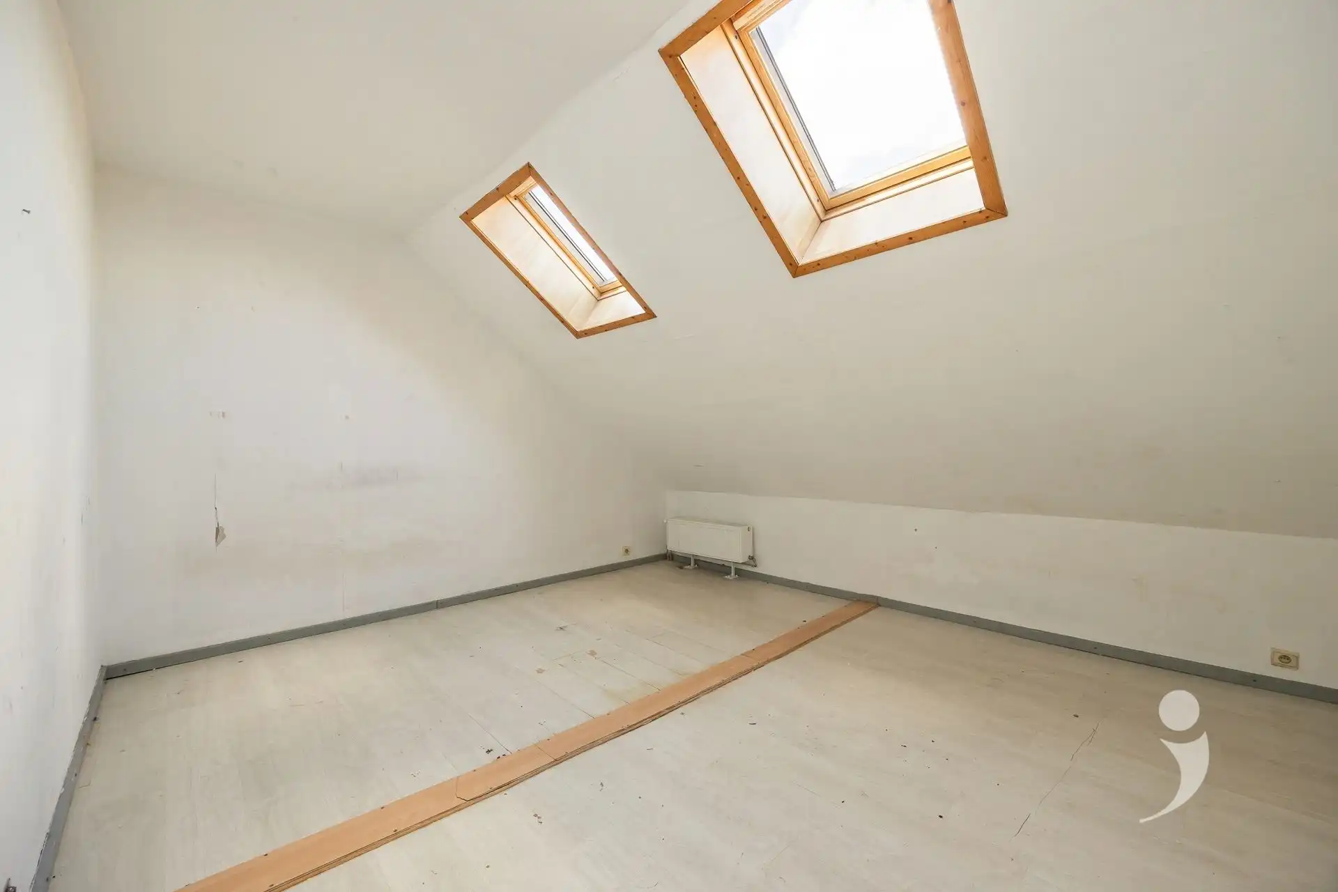 Op te frissen rijwoning met veel karakter (en garage) foto 18