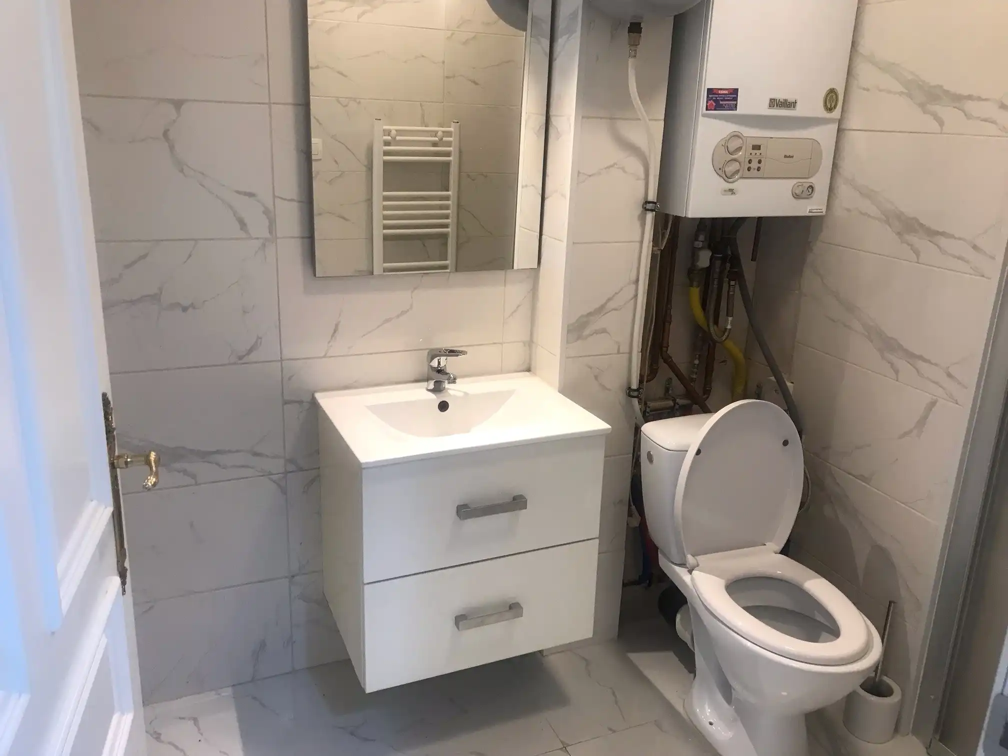 Een aangenaam appartement met 2 slaapkamers in Gent foto 8