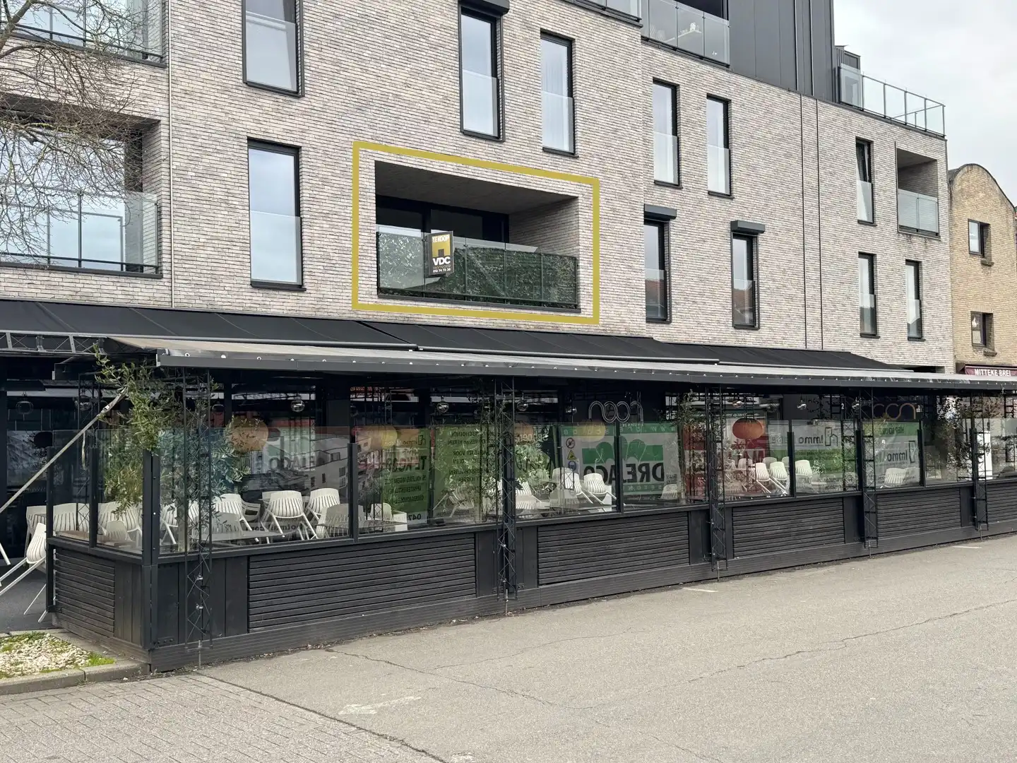 Mooi appartement met twee terrassen in centrum van Leopoldsburg foto {{pictureIndex}}