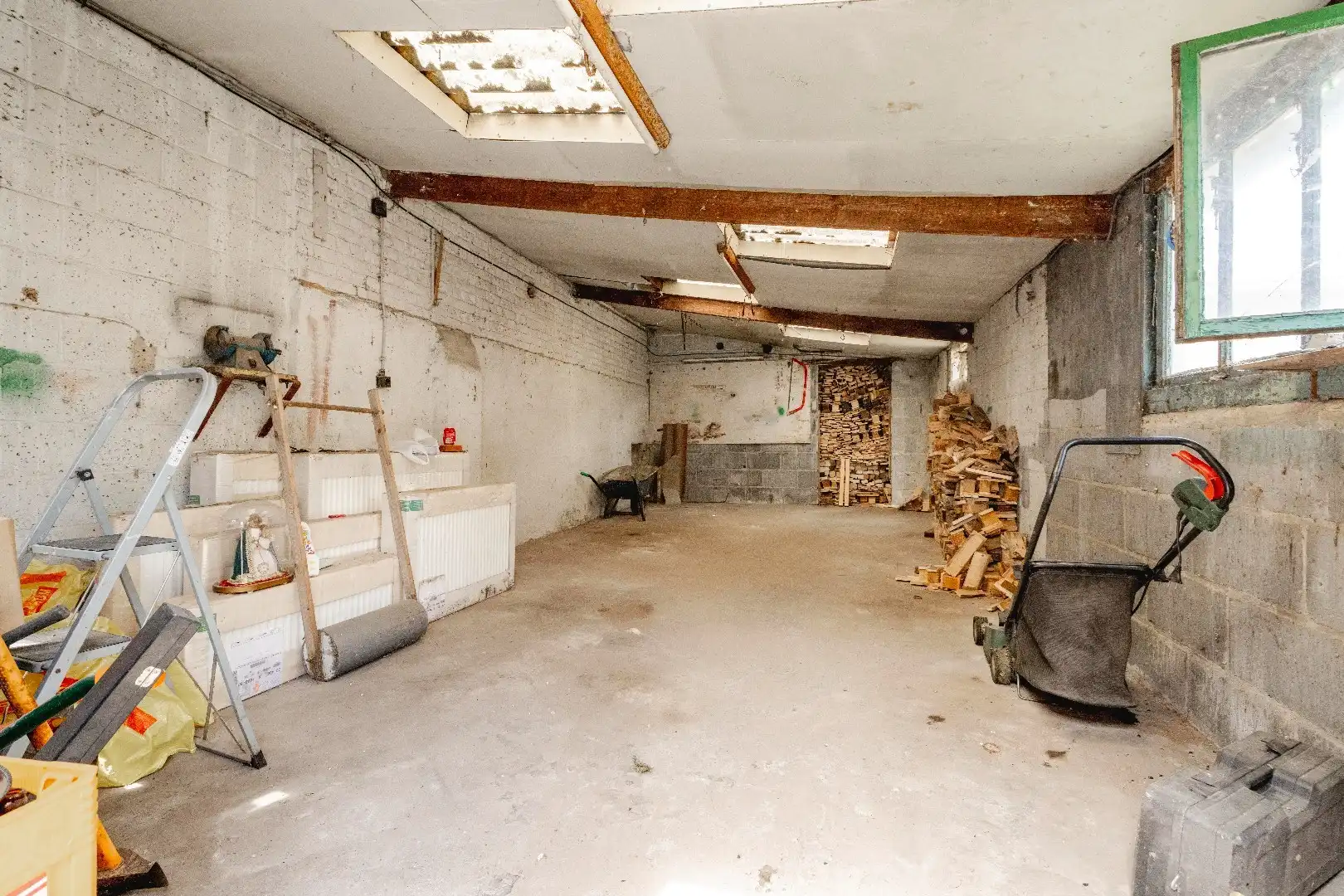 ZEER RUIME (TE RENOVEREN) WONING MET BIJGEBOUWEN | 5 SLPKS foto 21