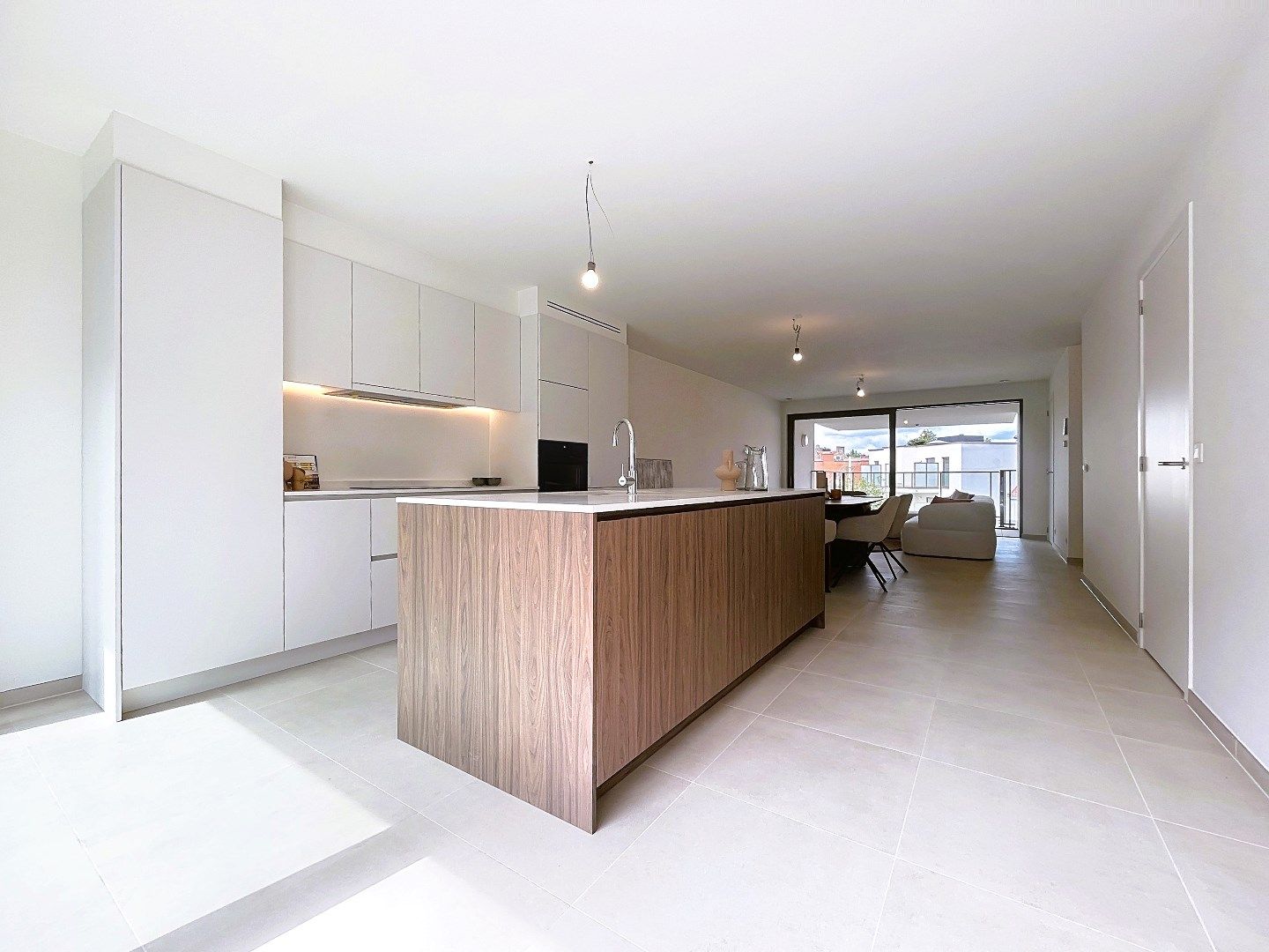 Modern en energiezuinig appartement op toplocatie in Roeselare foto {{pictureIndex}}