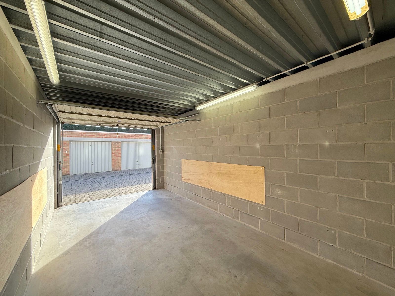 Gesloten garagebox (nr. 20) in Residentie Arcada foto 4