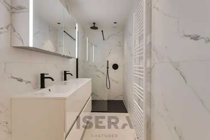 Modern afgewerkt appartement op topligging te Brugge foto 8