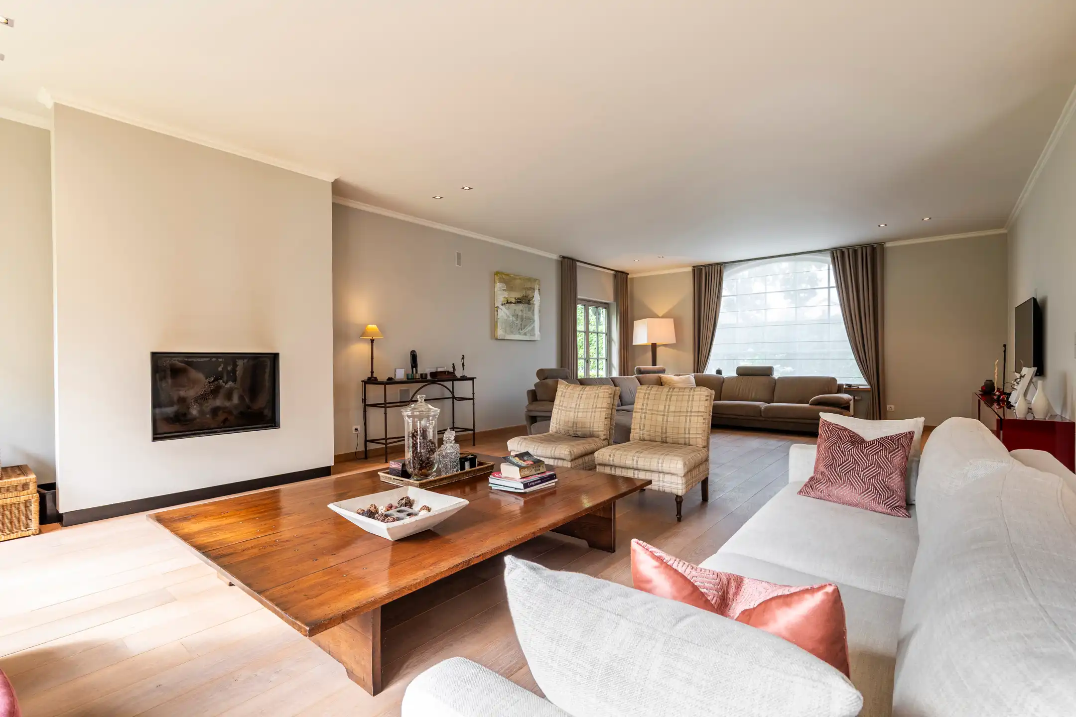 Instapklare villa met 4 slpks en binnenzwembad op 2232m² foto 5