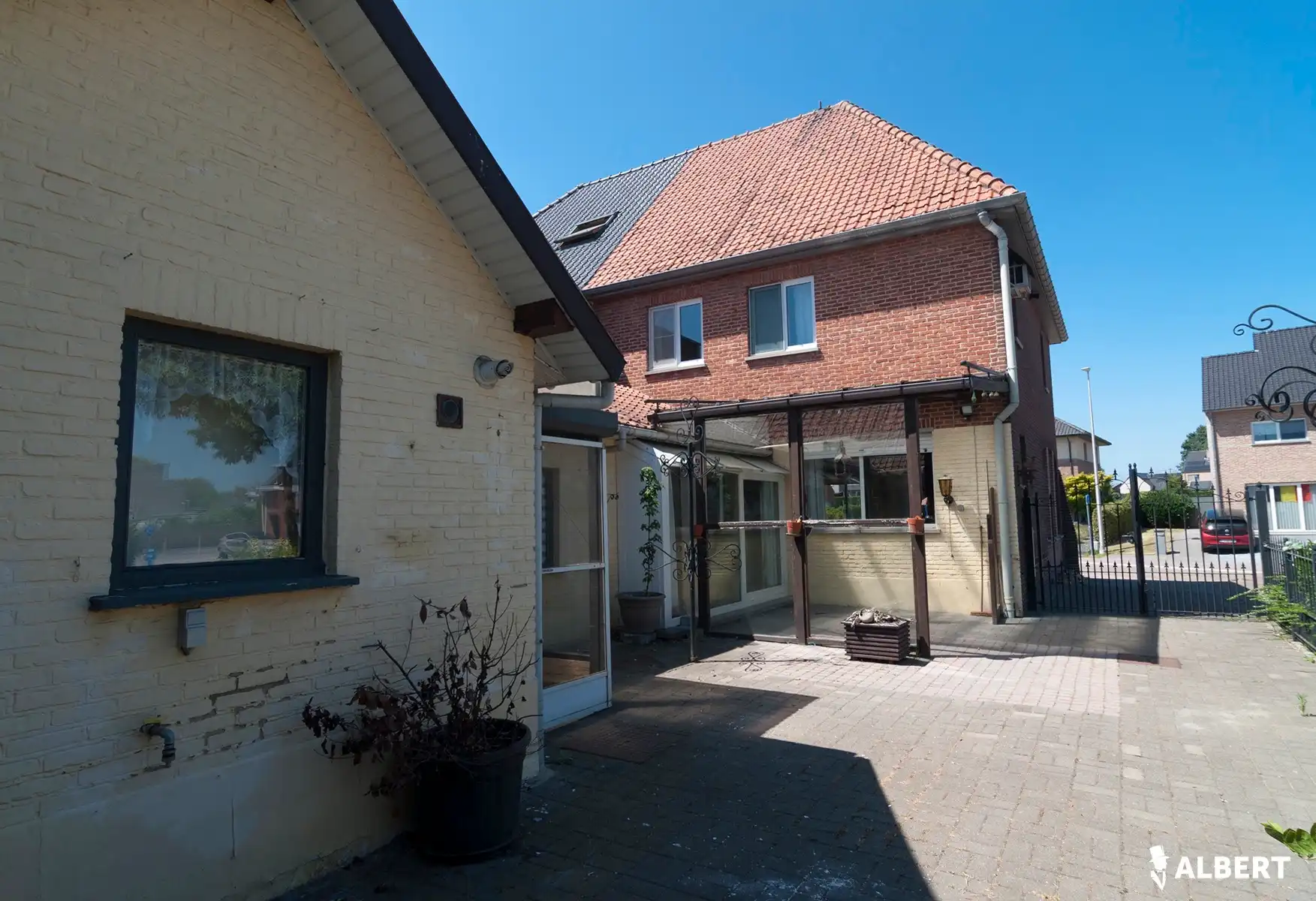 Leuke halfopen gezinswoning met potentieel op topligging! foto 27