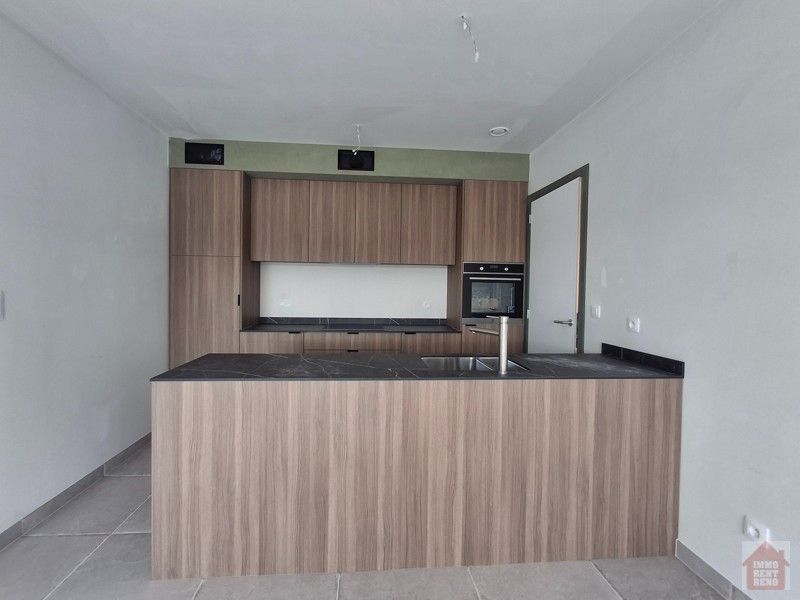 Appartement op topligging met groot terras en parking foto 8